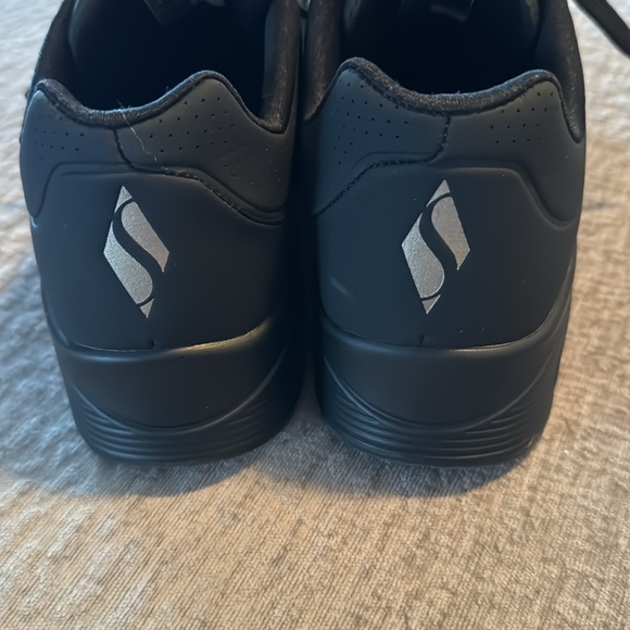 Sketchers Womens Street UNO Lace Up Sneaker. size 8 Wide. Like New Condition - Picture 12 of 14